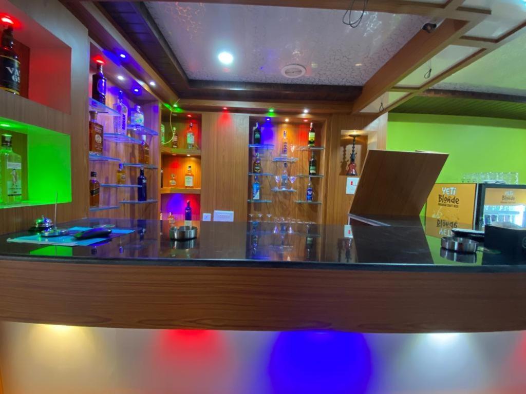 Hotel Kjs Inn Bahāsi Esterno foto